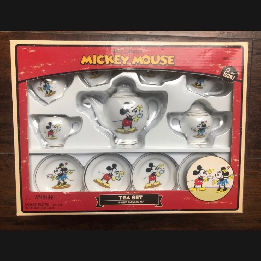 Mickey Mouse tea set